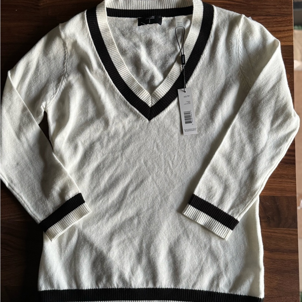 NWT Tahari Sweater Size Xs